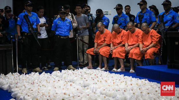 Polisi Tangkap 103 Warga China Penipu Online di Bali