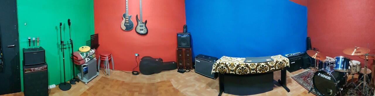 Di-SEWAkan Studio Band / Musik untuk Les Private Musik | Jakarta Barat