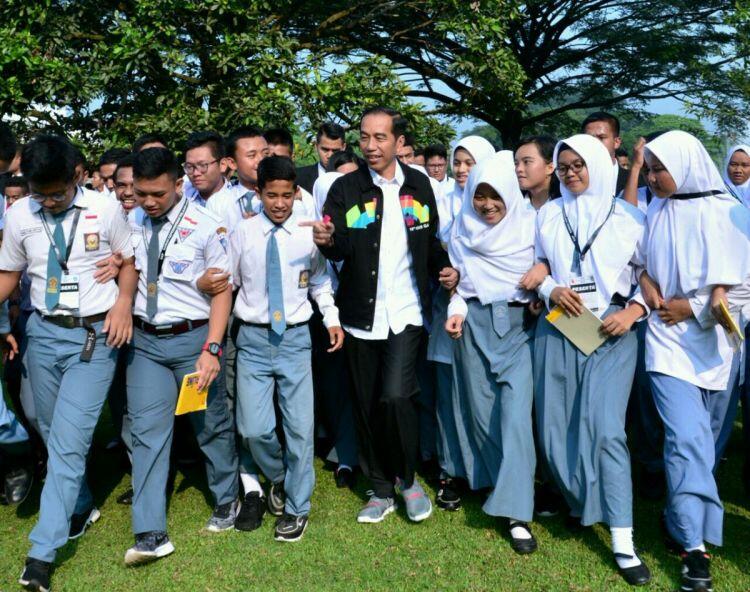 5 Fakta di balik jaket Asian Games Jokowi yang bikin heboh warganet