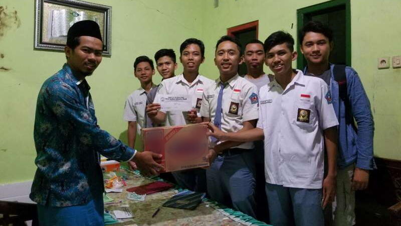 Siswa Smansa Blora Rayakan Kelulusan dengan Bersedekah