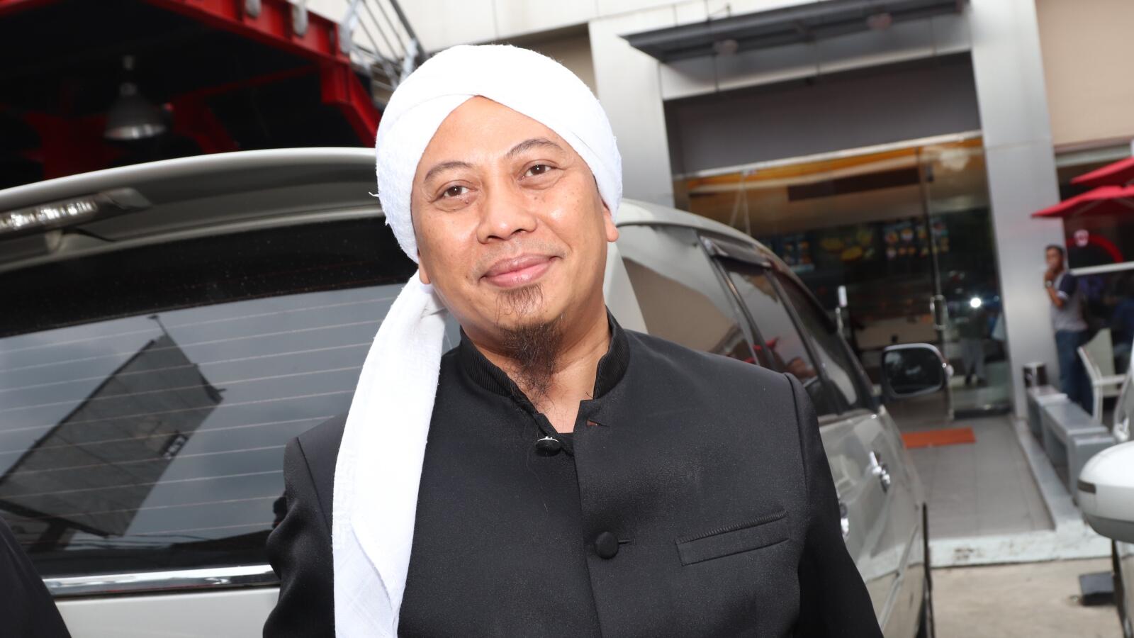 Opick Masih Malu-malu Bicara Kedekatannya dengan Yulia Mochamad