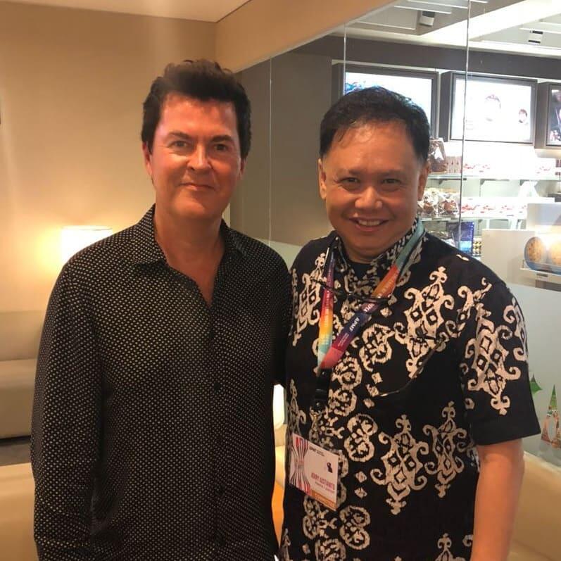 Manajer Spice Girls Simon Fuller Mencari Bakat Muda Indonesia