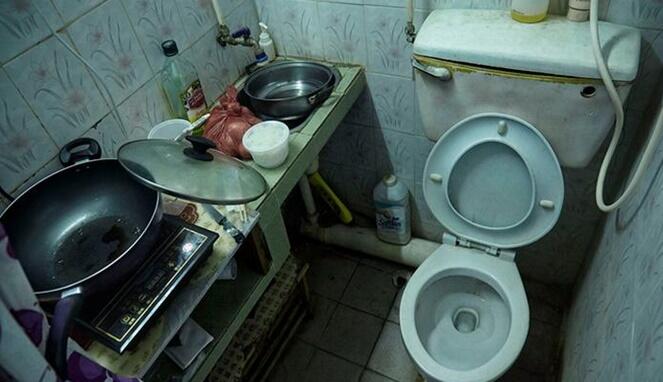 10 Potret Mirisnya Kehidupan Kos di Hongkong, Bahkan Toilet dan Dapur Pun harus Jadi