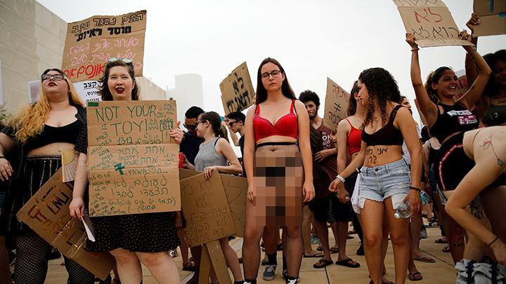 Wanita Israel Gelar Aksi Topless Tandingan deklarasi capres ???