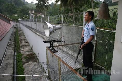 TEMPAT YANG 'BISA' AMAN KALO ZOMBIE MENYERANG INDONESIA .Rumah agan?