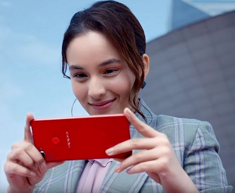 Sadar Atau Tidak, Kita Pasti Pernah Melakukan Ini Saat Beli HP Baru