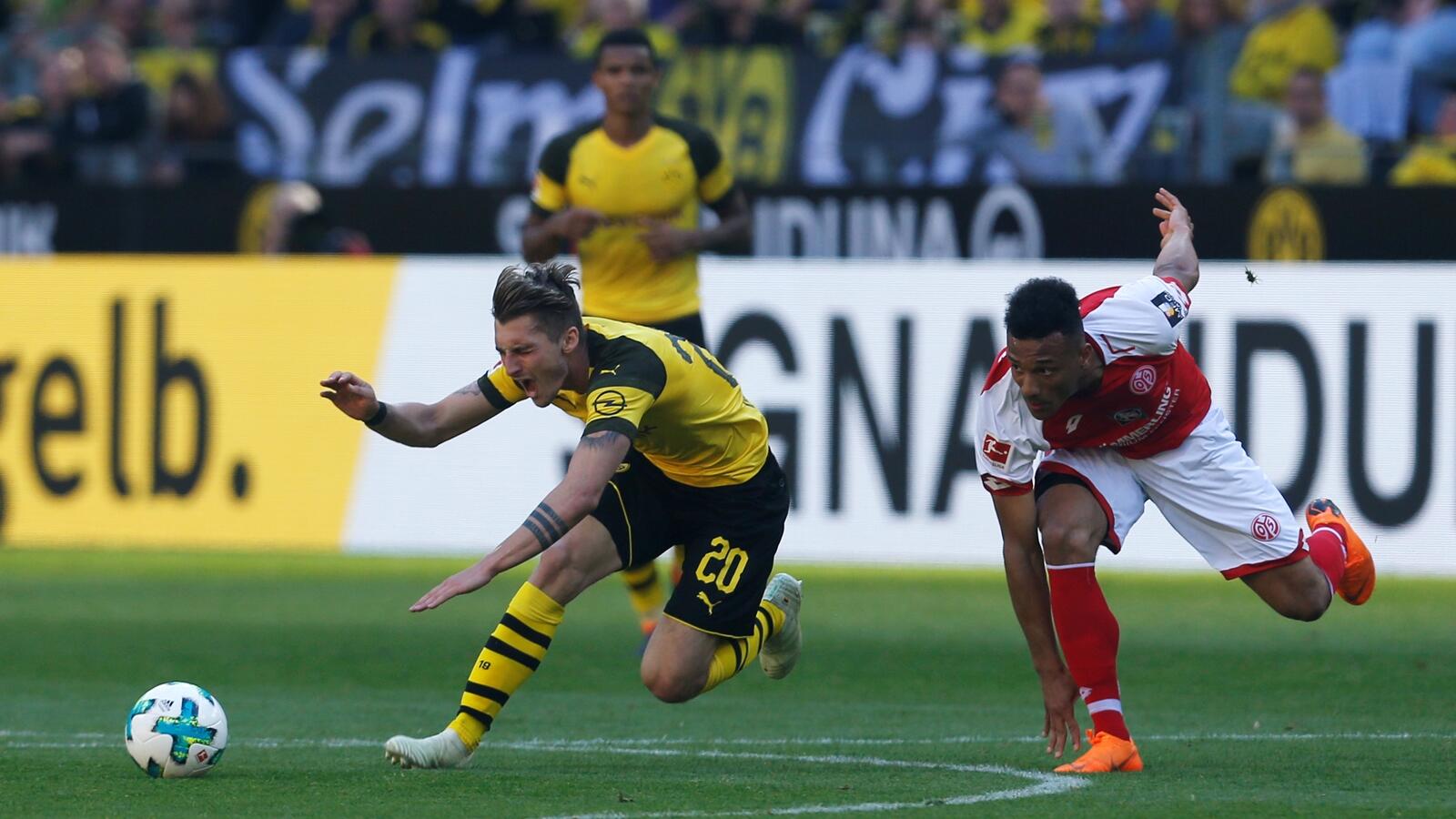 Di Signal Iduna Park, Mainz Permalukan Dortmund 2-1