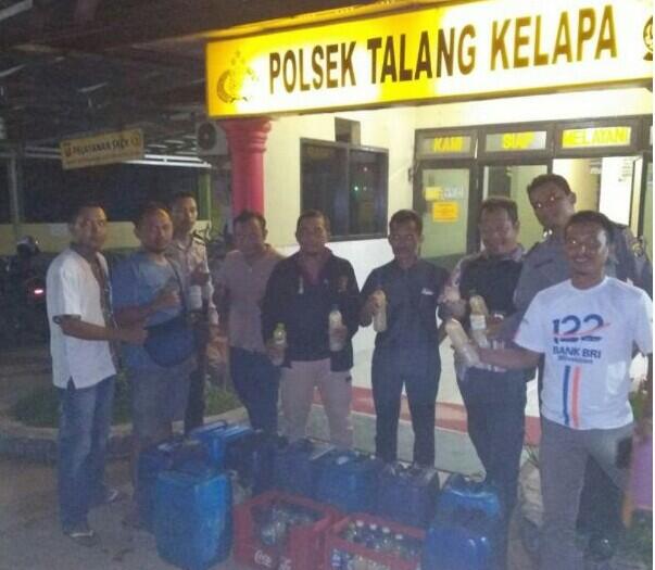 Puluhan Liter Miras di Sita Polisi Sektor Talang Kelapa dalam Giat Cipkon