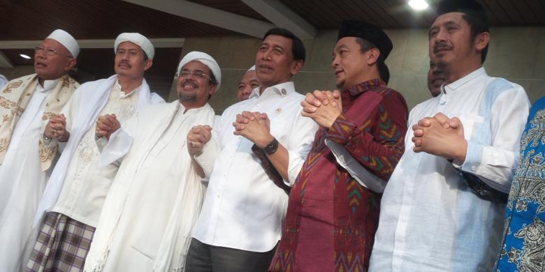 Re Setelah HTI, Pemerintah Kaji Pembubaran FPI