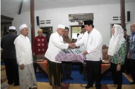 Implementasi Program Santripreneur, Kemenperin Didik Santri Olah Limbah Plastik