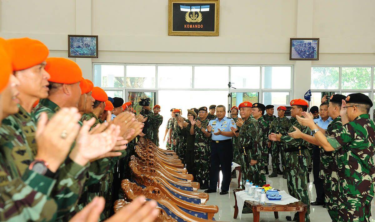 Jaga Loyalitas, Pesan Menhan Ryamizard untuk Korps Paskhas TNI AU