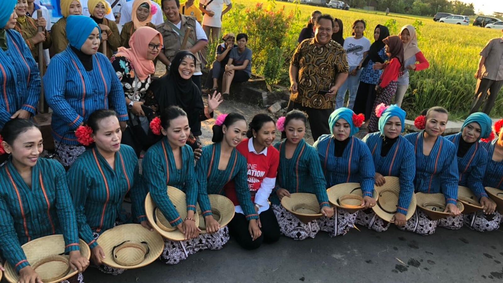 Disaksikan Rini, BRI Beli Gabah Petani dengan Harga Rp 5.700/Kg