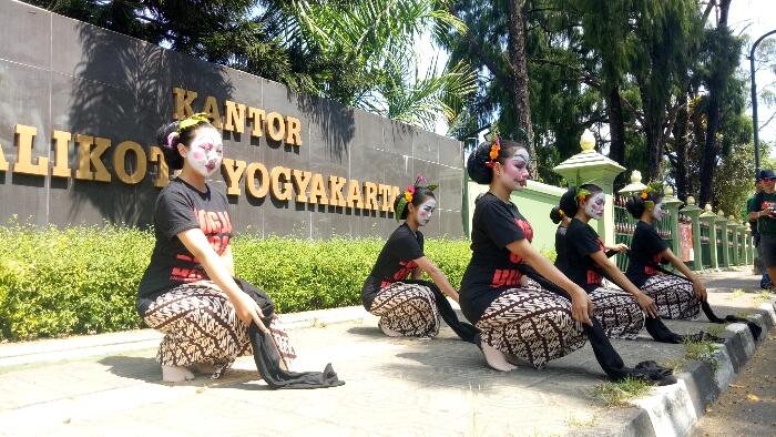 Makna di Balik Tarian Bedhaya Banyu Neng Segara