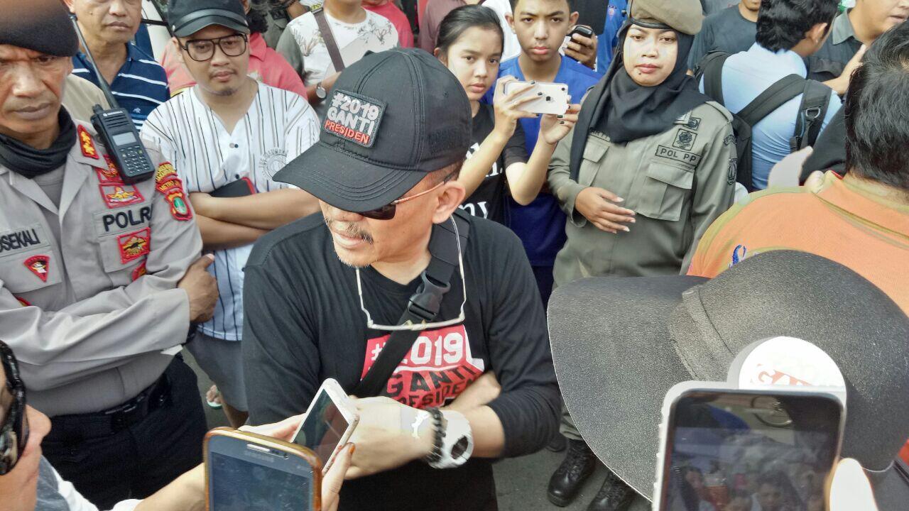 Memakai Kaos #2019GantiPresiden, Pengunjung CFD Diminta Ganti Pakaian