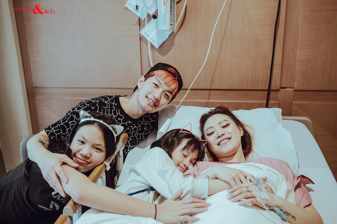 6 Bulan Menikah, Ini 10 Momen Haru Kelahiran Anak Lee Jeong Hoon - Moa