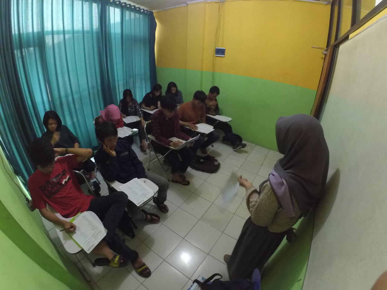 LOWONGAN ADMIN EDUKASI BIMBEL