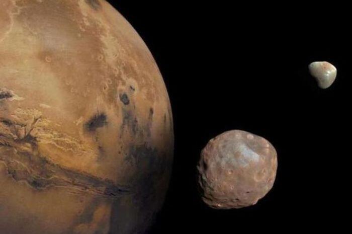 Benarkah Hantaman Pada Mars Menciptakan Phobos dan Deimos?