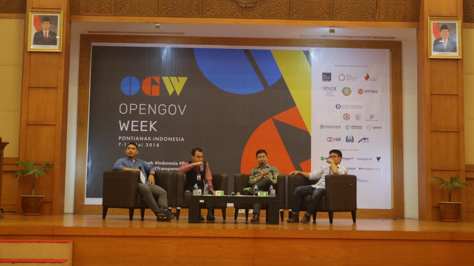 Lewat Data, Pontianak Bergerak