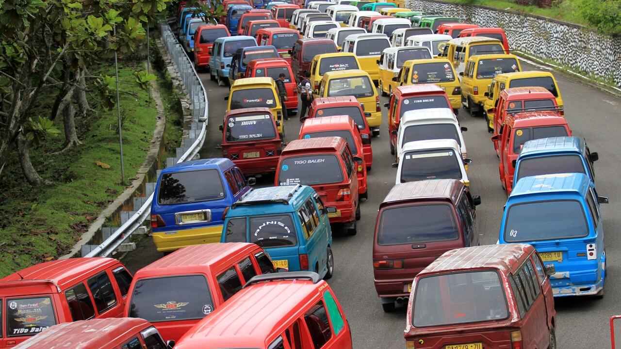 Mobil Dinas dan Bus Sekolah akan Gantikan Angkot Selama Mogok