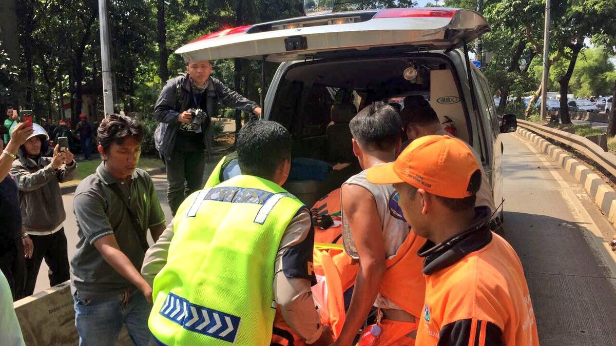 Seorang Pejalan Kaki Tewas saat Bus Transjakarta Hantam Pembatas Jalan