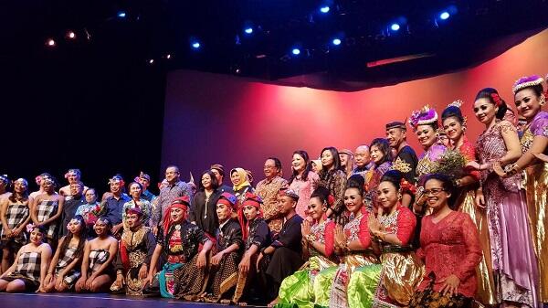 Senias Muda Livi Zheng Perkenalkan Blitar ke Los Angeles!