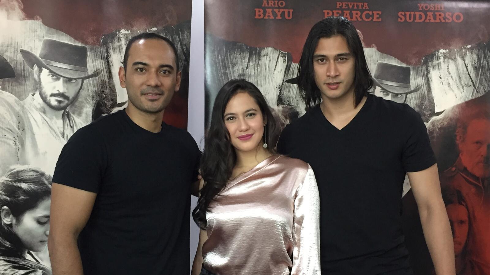 Kesan 'Magical' bagi Ario Bayu dan Pevita saat Syuting 'Buffalo Boys'