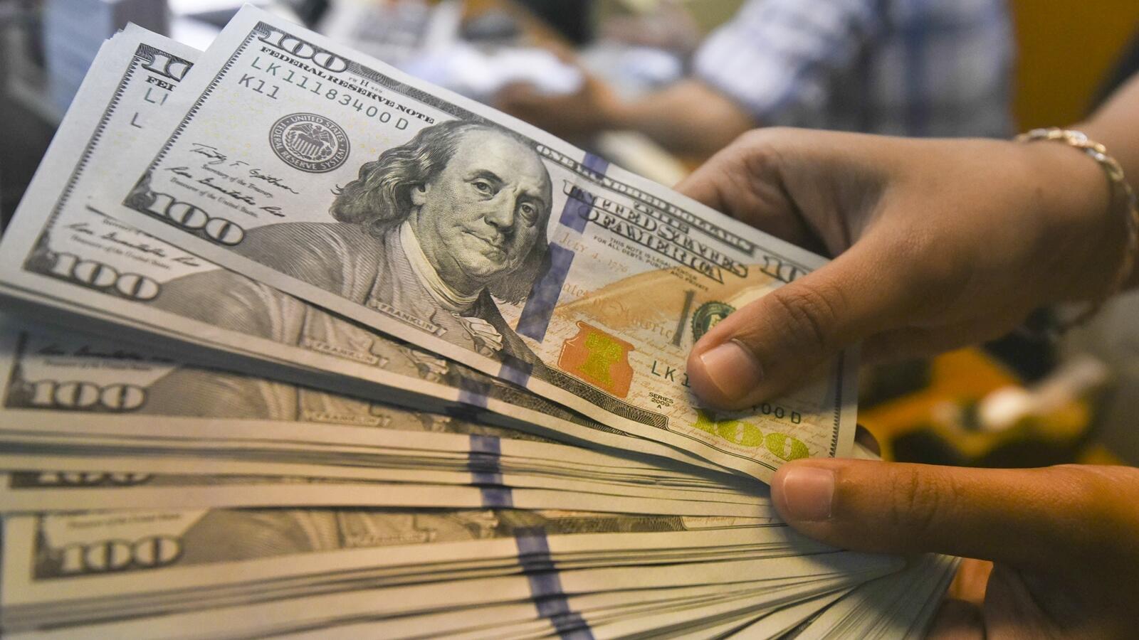 Surat Utang Negara Tak Laku, Rupiah Melemah