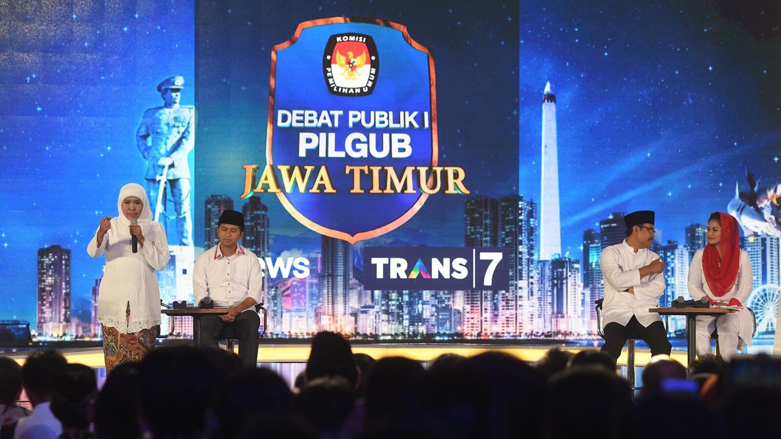 Jelang Debat: Khofifah-Emil Siapkan Data, Gus Ipul-Puti Bawa Komitmen
