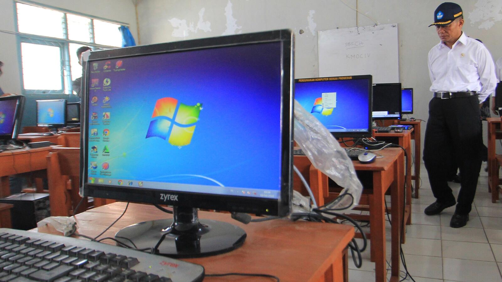 Kemendikbud Ungkap 2 Faktor Penyebab Nilai UN SMA/SMK 2018 Turun