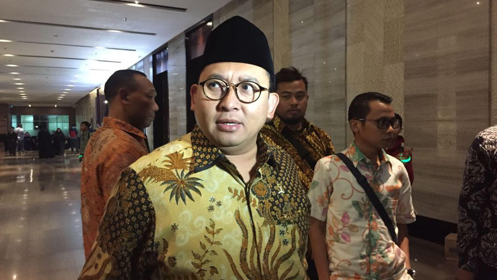 Fadli Zon: Lebih Baik Parpol Koalisi Jokowi Bertemu di Restoran Padang