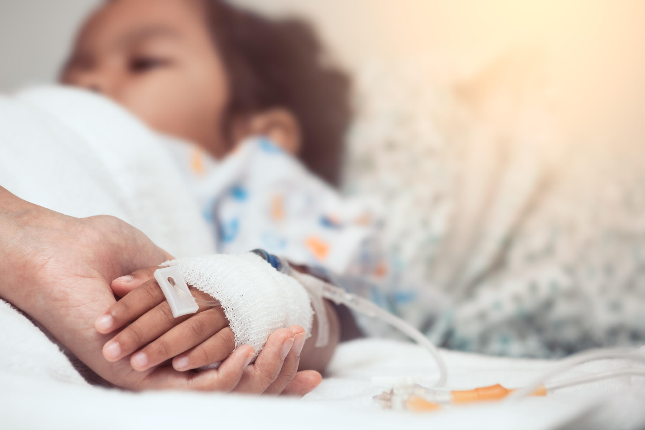 Tips Tetap Sehat saat Merawat Anak yang Sakit