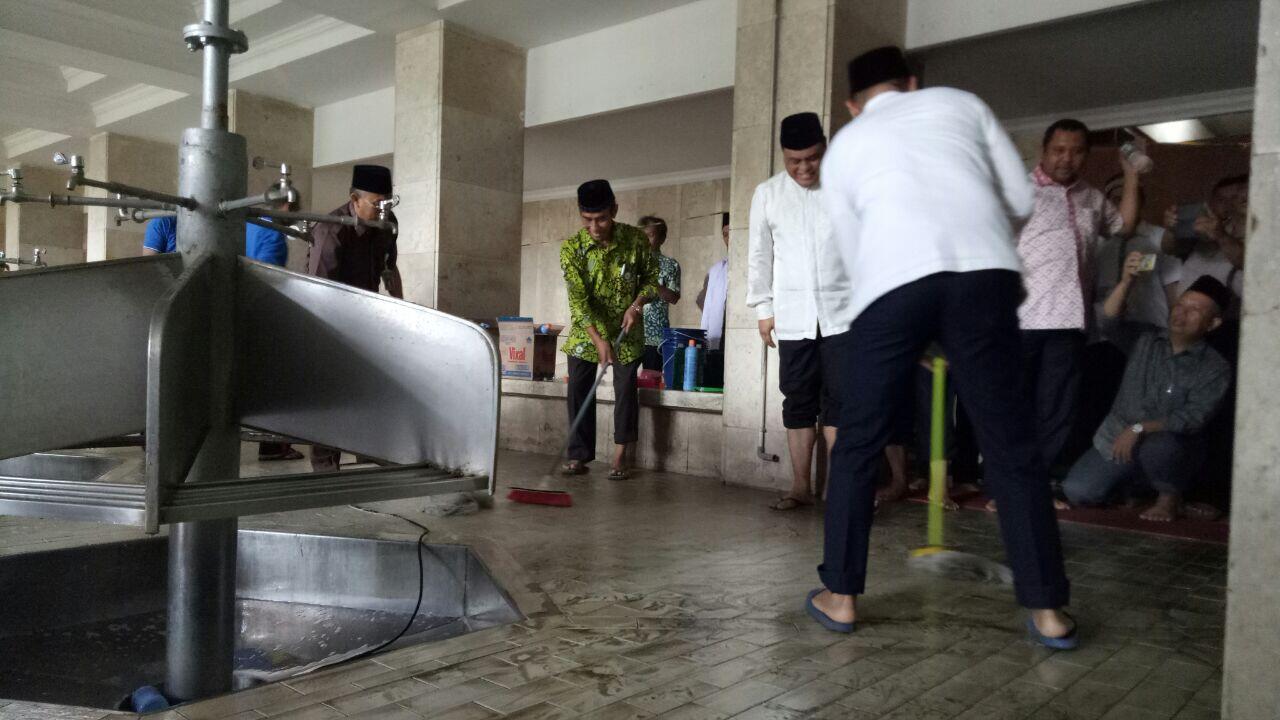 Menjelang Ramadan, DMI dan Unilever Bersih-Bersih 2 Ribu Masjid
