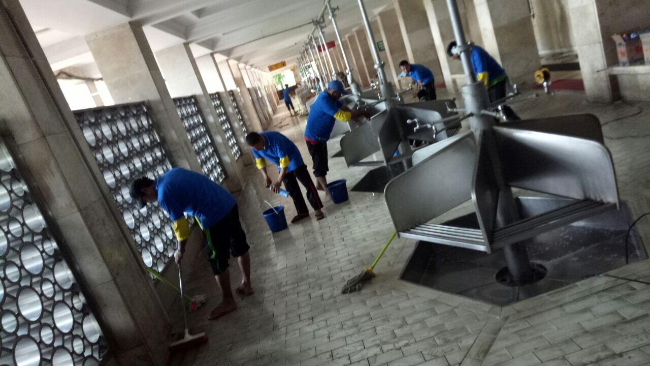 Menjelang Ramadan, DMI dan Unilever Bersih-Bersih 2 Ribu Masjid