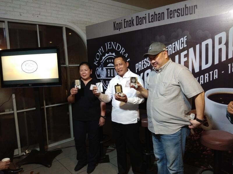 Cara Unik Buwas Berjualan Kopi Asli Indonesia