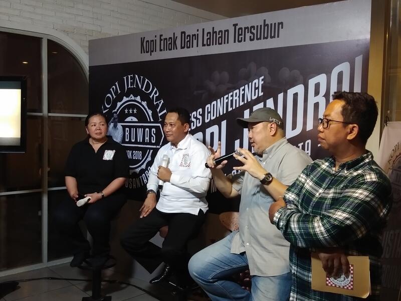Cara Unik Buwas Berjualan Kopi Asli Indonesia