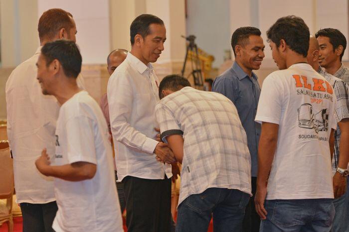 Jokowi dan stempel aman truk