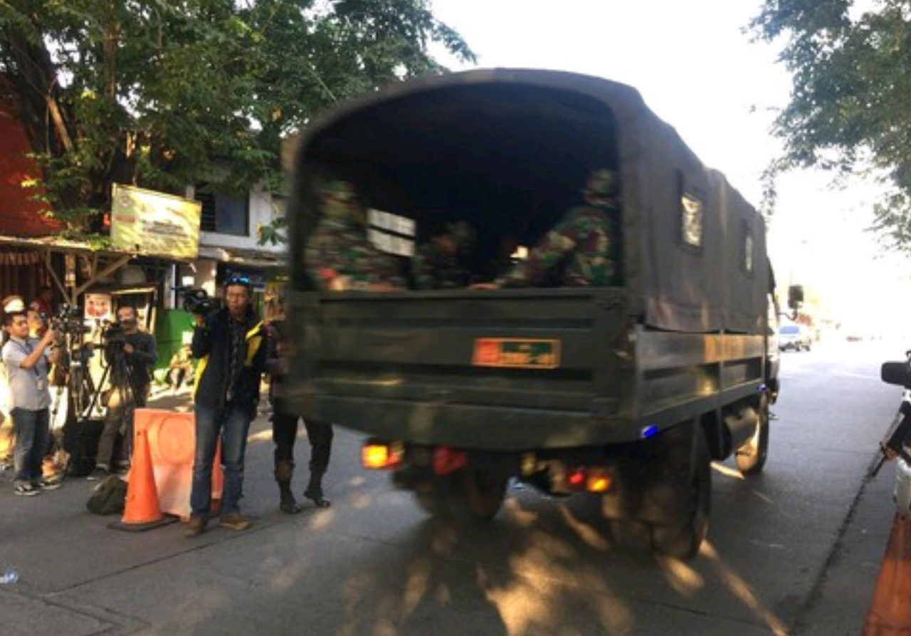 Anggota TNI Mulai Masuk Ke Mako Brimo