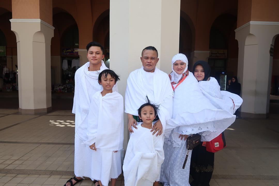 Dikabarkan Cerai, 10 Potret Romantis Sule dan Lina Selama 20 Tahun