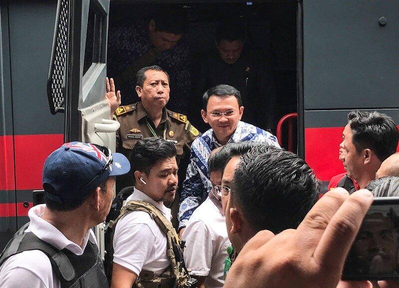 Ahok Ditahan | sejak ahok ditahan dua bentrokan terjadi di mako brimob kaskus Ahok Ditahan | sejak ahok ditahan dua bentrokan terjadi di mako brimob kaskus