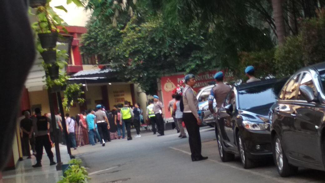 Keluarga Korban Tewas Insiden Mako Brimob Berdarah Mulai Berdatangan di RS Polri