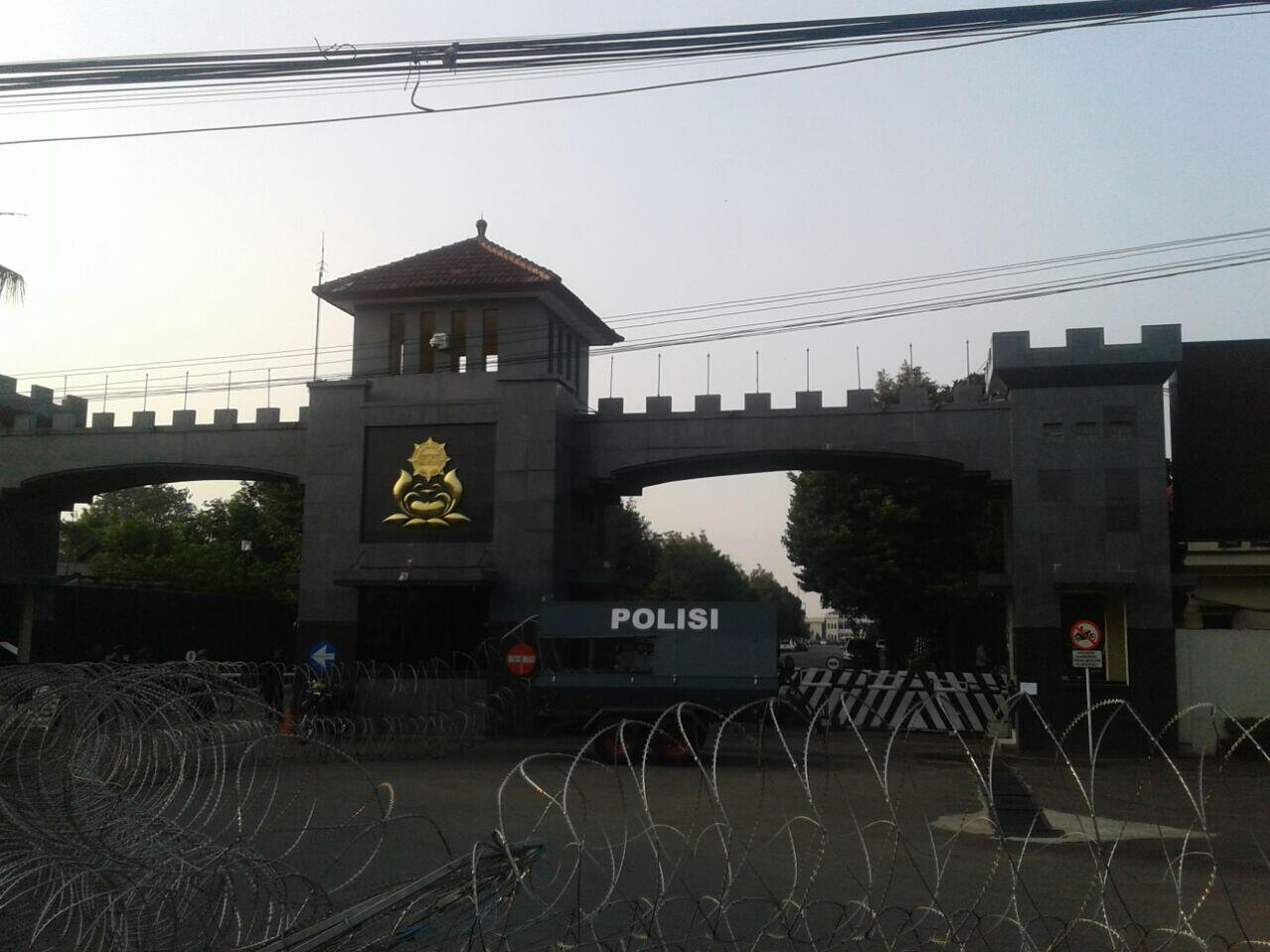 Polisi Masih Negosiasi untuk Bebaskan Satu Anggota Brimob Yang Disandera