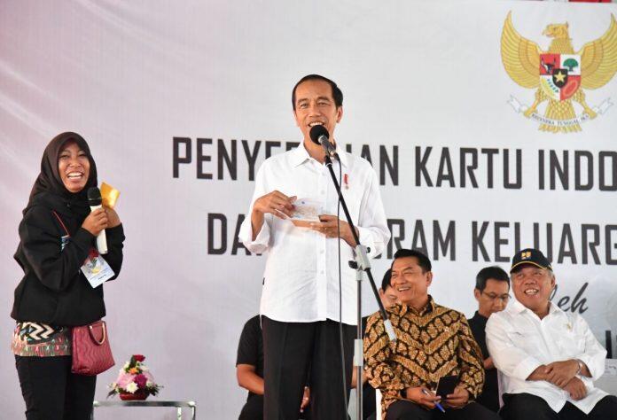 Jika Ada Oknum Aparat Terlibat Pungli, Presiden: Sikat Semuanya