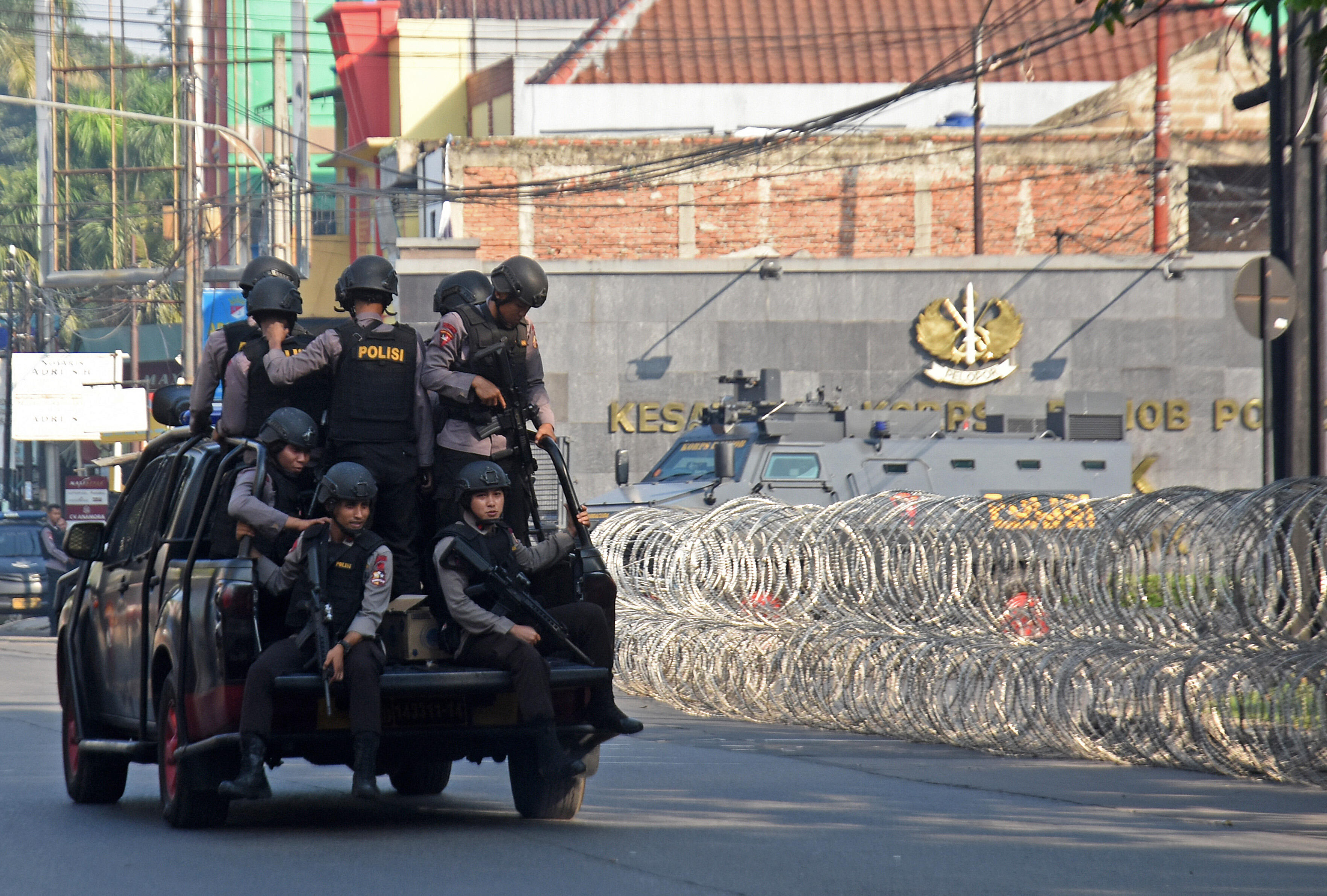 Seluruh Napiter Terlibat Kerusuhan Dipindahkan ke Nusakambangan