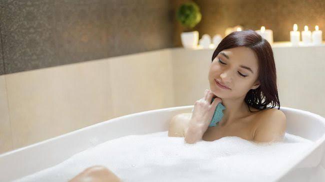 7 Kebiasaan Mandi Yang Bisa Merugikan Kesehatan