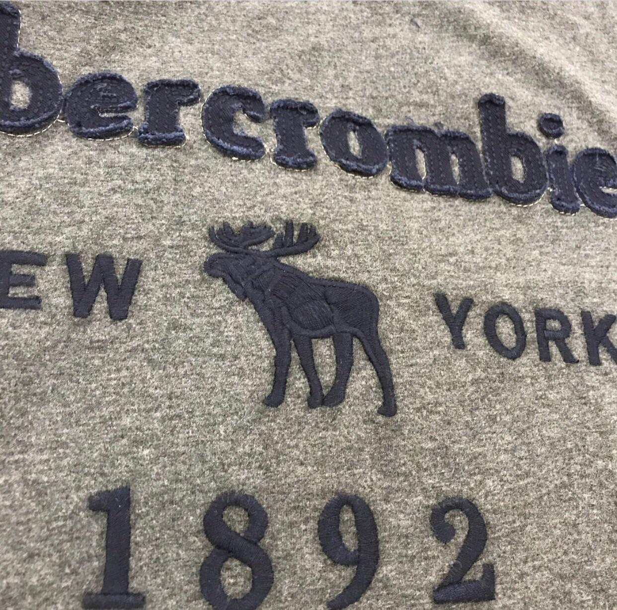po kaos abercrombie BNIB eta 3 weeks