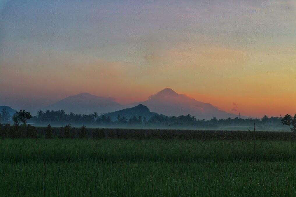 Setelah 8 Tahun, Merapi Kembali Menunjukkan Keaktifannya (Meletus)