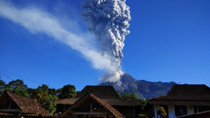 Gunung Merapi Kembali Bergolak Pagi Ini !!! 