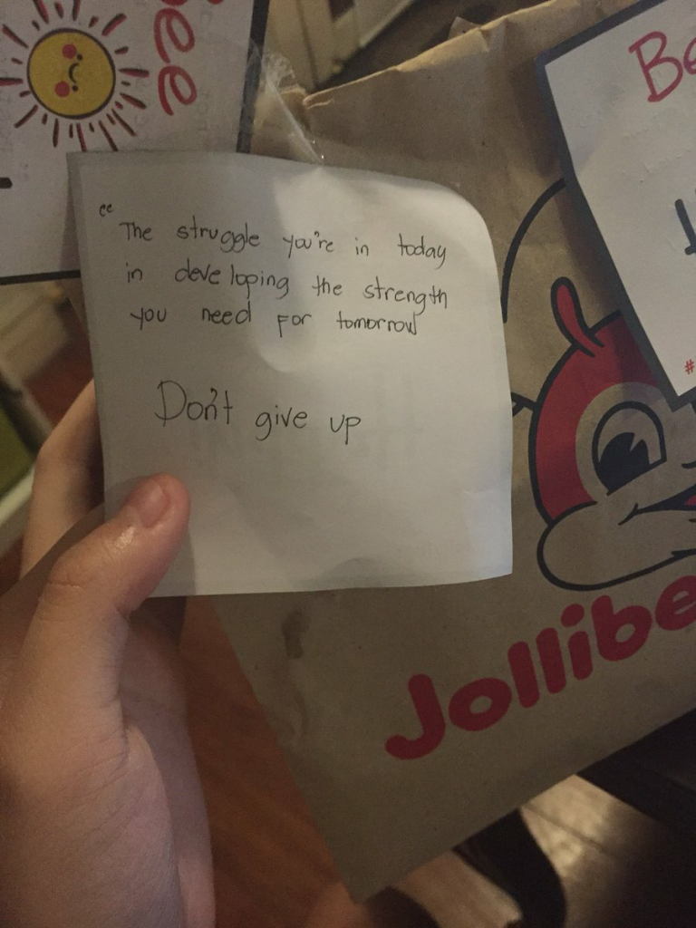 Sedih Tak Lulus, Cewek Pesan Makanan Buat Menghibur Diri, tapi Akhirnya Bikin Nangis