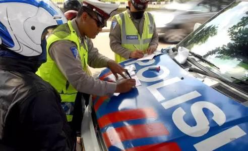 Penggunaan Sabuk Pengaman (Safety Belt)