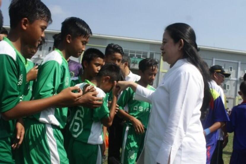 Puan: Globalisasi Menuntut Negara Berdaya Saing Kuat (tapi bergantung ke China?)